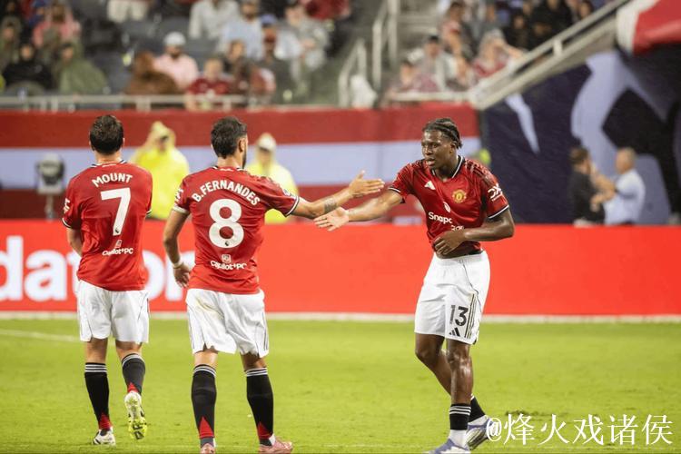 埃万尼尔松下半场低射建功，曼联2-2战平伯恩茅斯